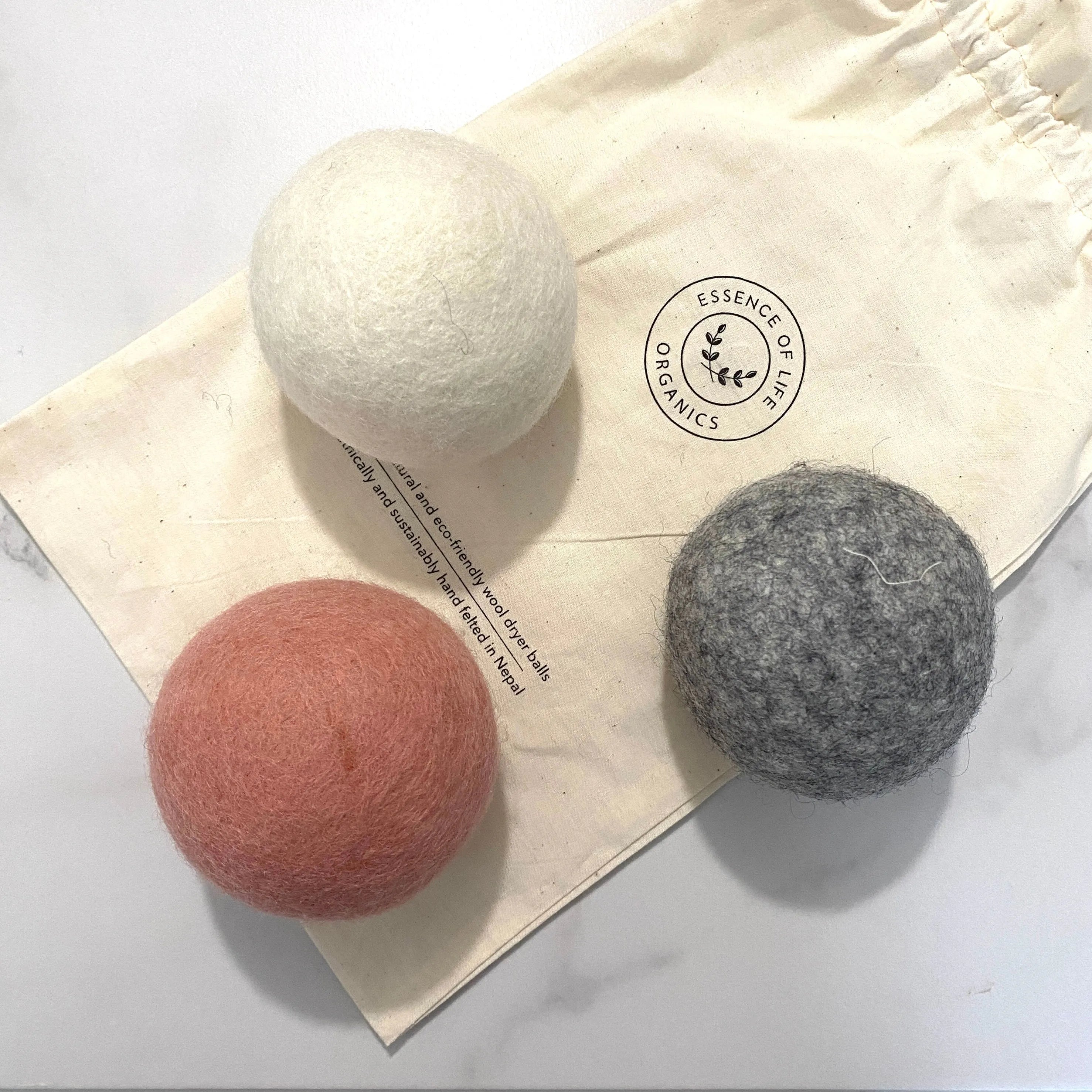 Ensemble de 3 balles de séchage écologique fait à la main - Assouplissant naturel pour lessive au Québec par Escale Nature