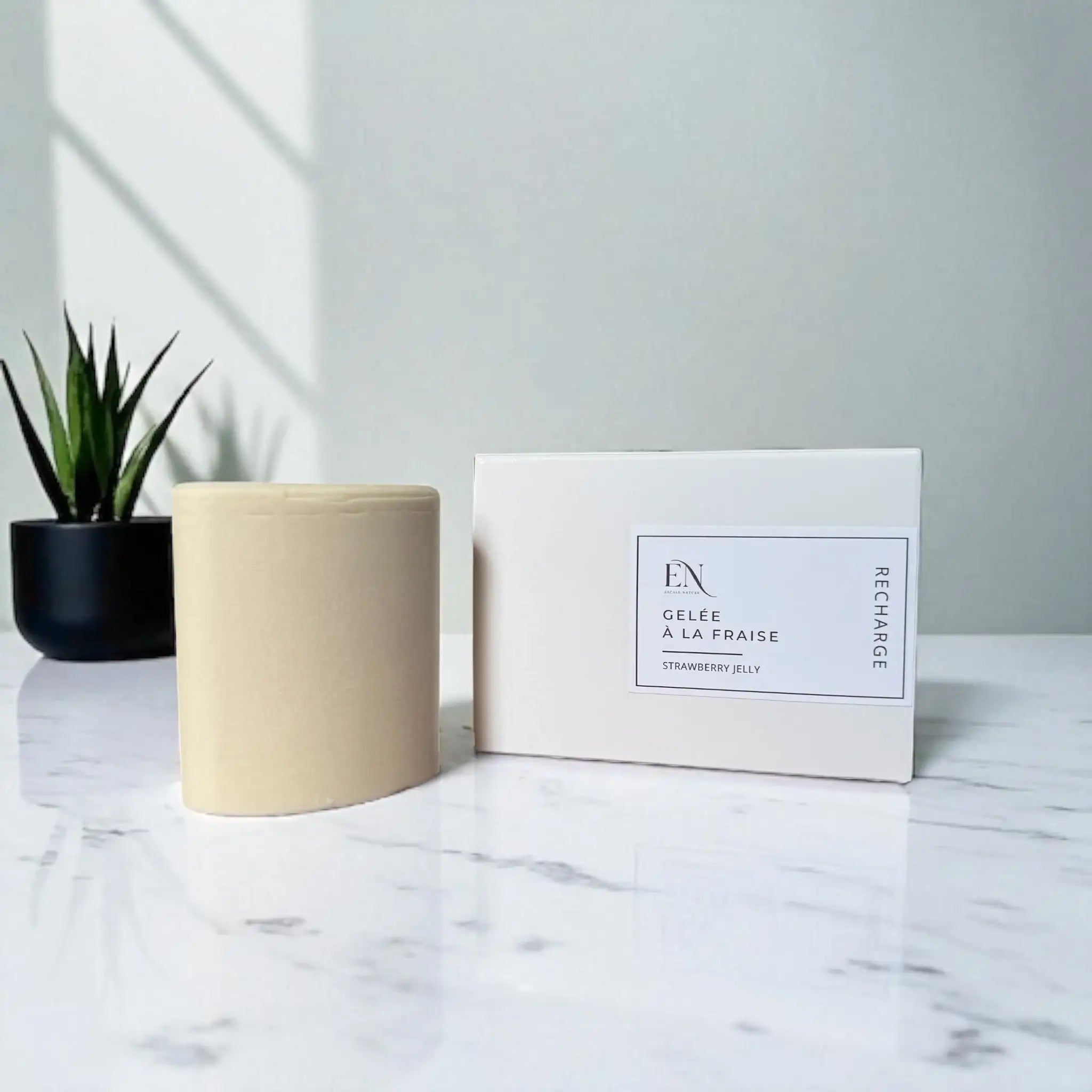 Recharge pour déodorant naturel gelée à la fraise fait au Québec par Savonnerie Escale Nature au Québec