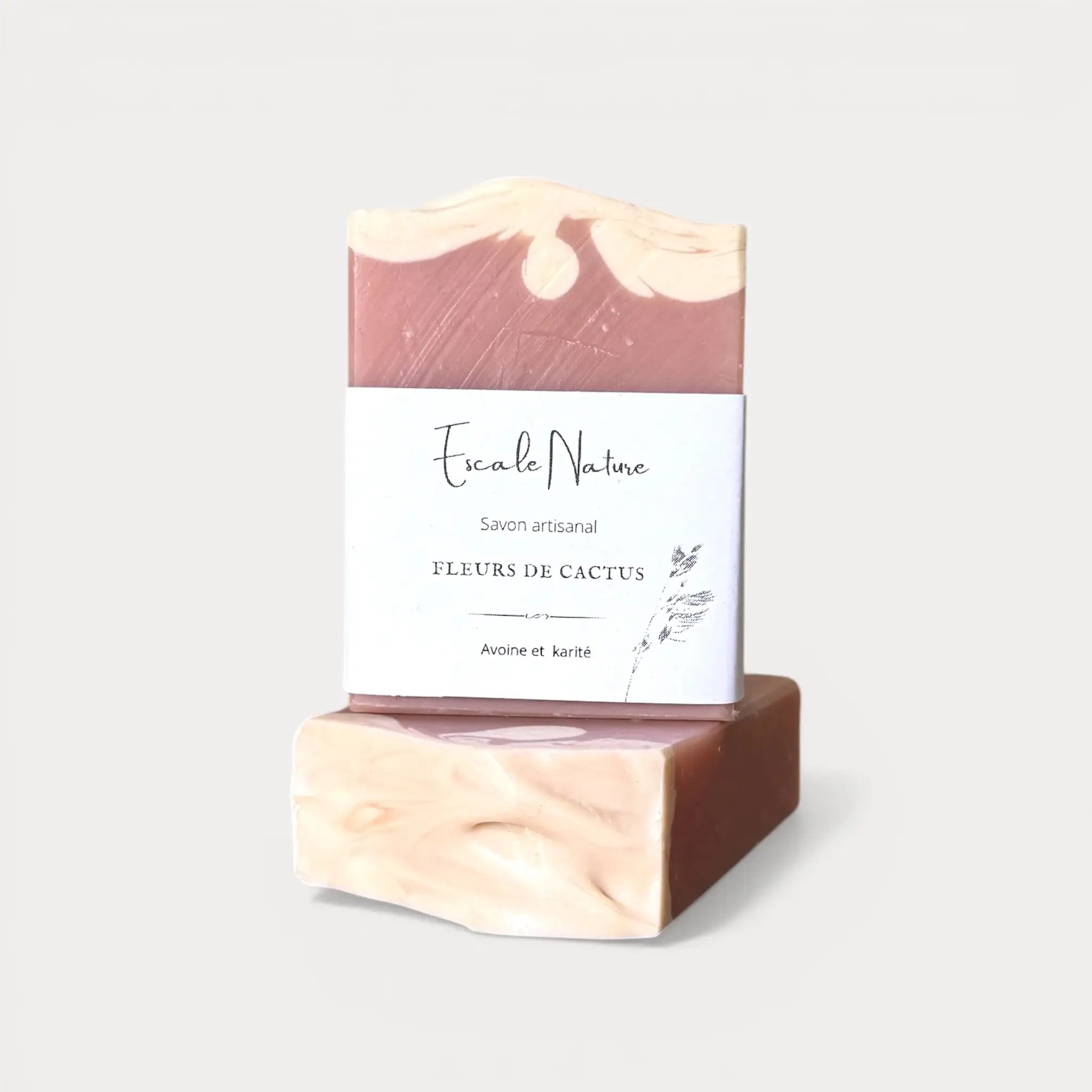 Savon en barre naturel et artisanal avec odeur florale de fleurs de cactus fait au Québec par Savonnerie Escale Nature