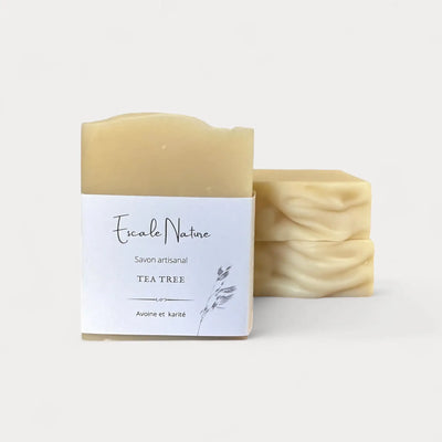 Savon artisanal et naturel à l'huile essentielle de tea tree (arbre à thé). Savon solide hydratant par Savonnerie Escale Nature au Québec