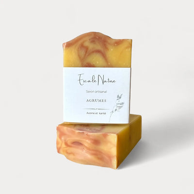Savon fruité naturel et artisanal aux agrumes, avoine et karité - Savon solide par Savonnerie Escale Nature au Québec.