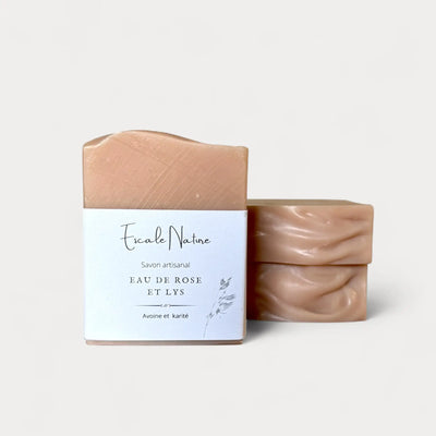 Savon naturel et artisanal eau de rose et lys avec avoine et beurre karité - Savonnerie Escale Nature au Québec