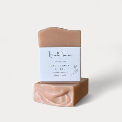Savon naturel et artisanal eau de rose et lys avec avoine et beurre karité - Savonnerie Escale Nature au Québec