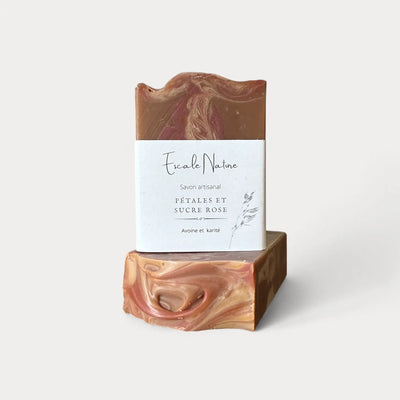Savon naturel et artisanal pétales et sucre rose  par Savonnerie Escale Nature au Québec
