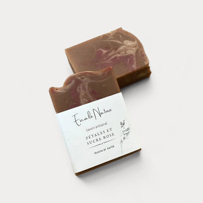 Savon naturel et artisanal pétales et sucre rose  par Savonnerie Escale Nature au Québec