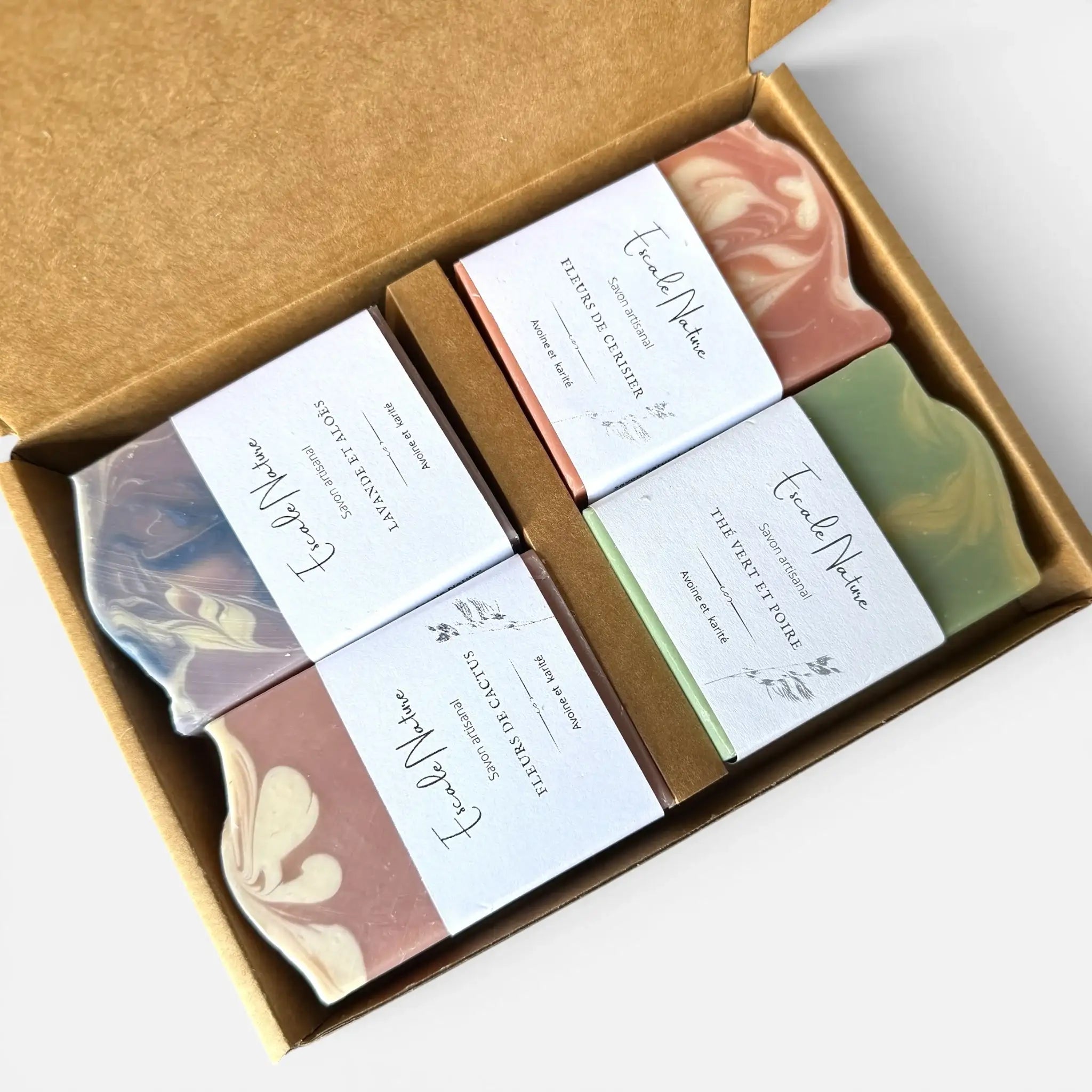 Coffre de 4 savon naturels et artisanaux pour femmes fabriqués au Québec par Savonnerie Escale Nature.