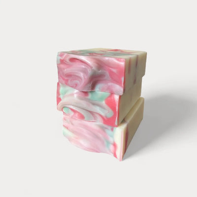 Savon naturel et artisanal avec beurre de karité et avoine fruits tropicaux - Savon solide par Savonnerie Escale Nature au Québec