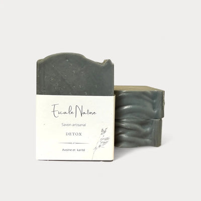 Savon artisanal naturel detox avec charbon activé pour peau à grasse par Savonnerie Escale Nature au Québec