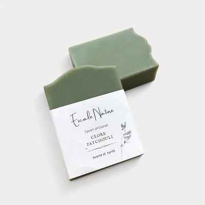 Savon pour homme artisanal et naturel cèdre et patchouli. Savon solide fait au Québec  par Savonnerie Escale Nature