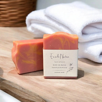 Savon artisanal naturel bois de rose et pamplemousse avec avoine et karité - Savon solide par Savonnerie Escale Nature au Québec
