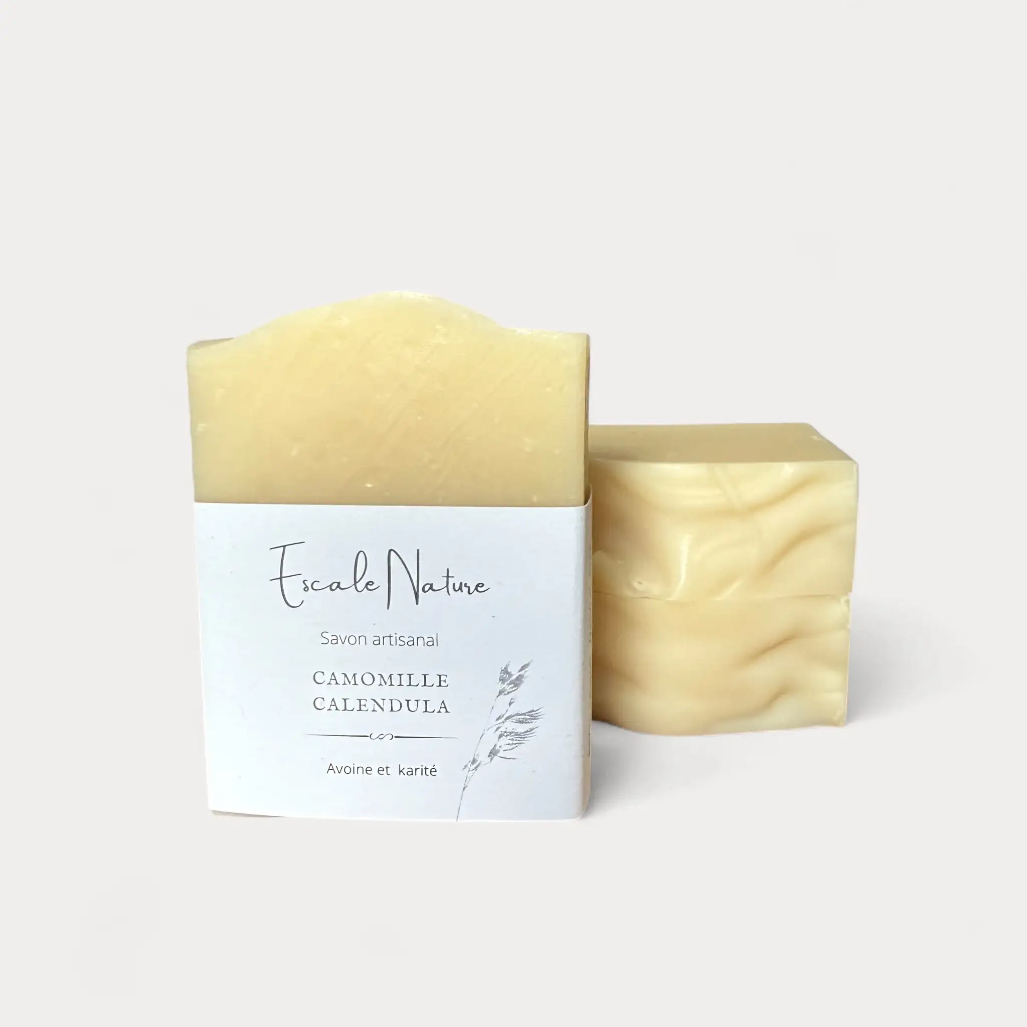 Savon naturel et artisanal camomille et calendula avec avoine et beurre de karité - Savon solide par Savonnerie Escale Nature au Québec