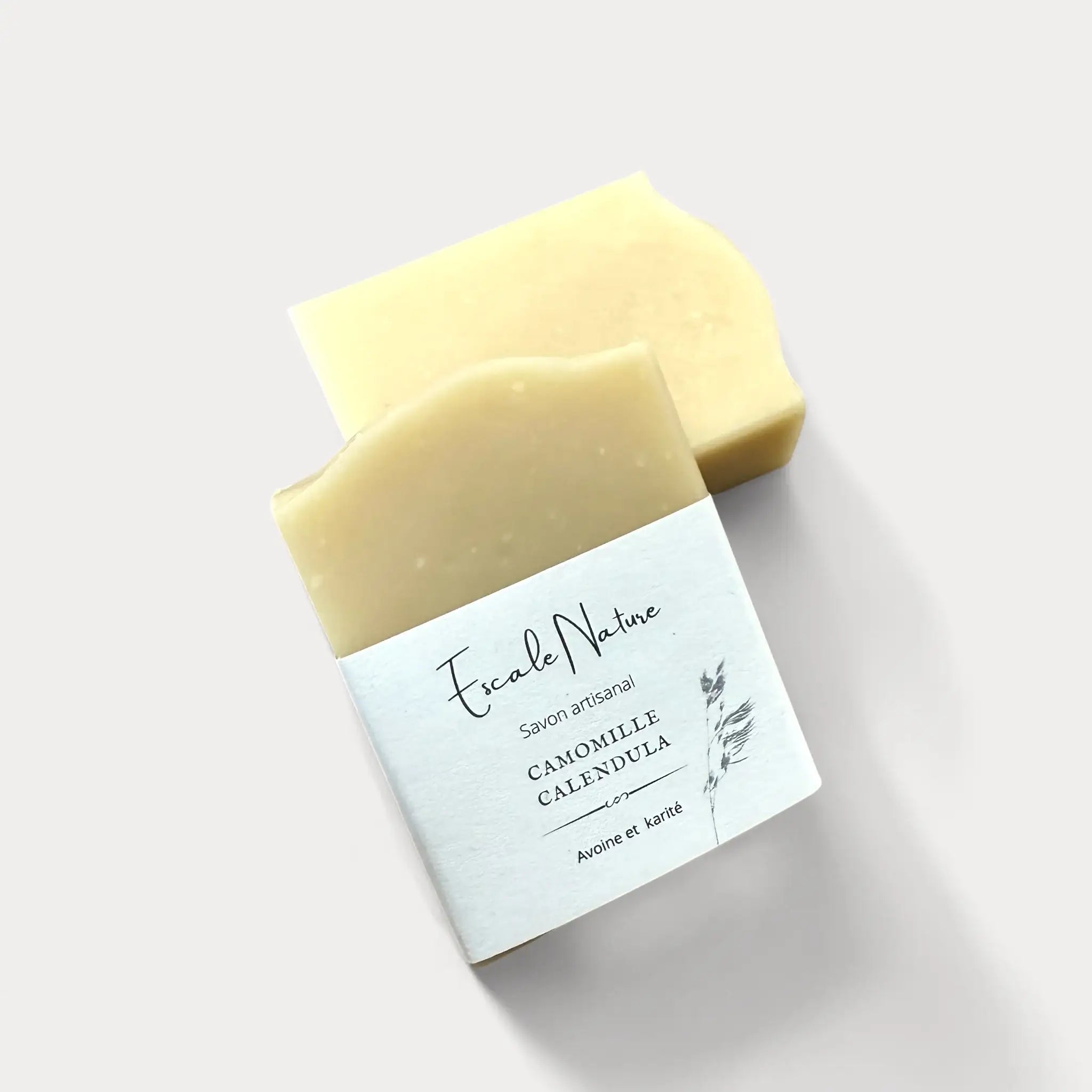 Savon naturel et artisanal camomille et calendula avec avoine et beurre de karité - Savon solide par Savonnerie Escale Nature au Québec