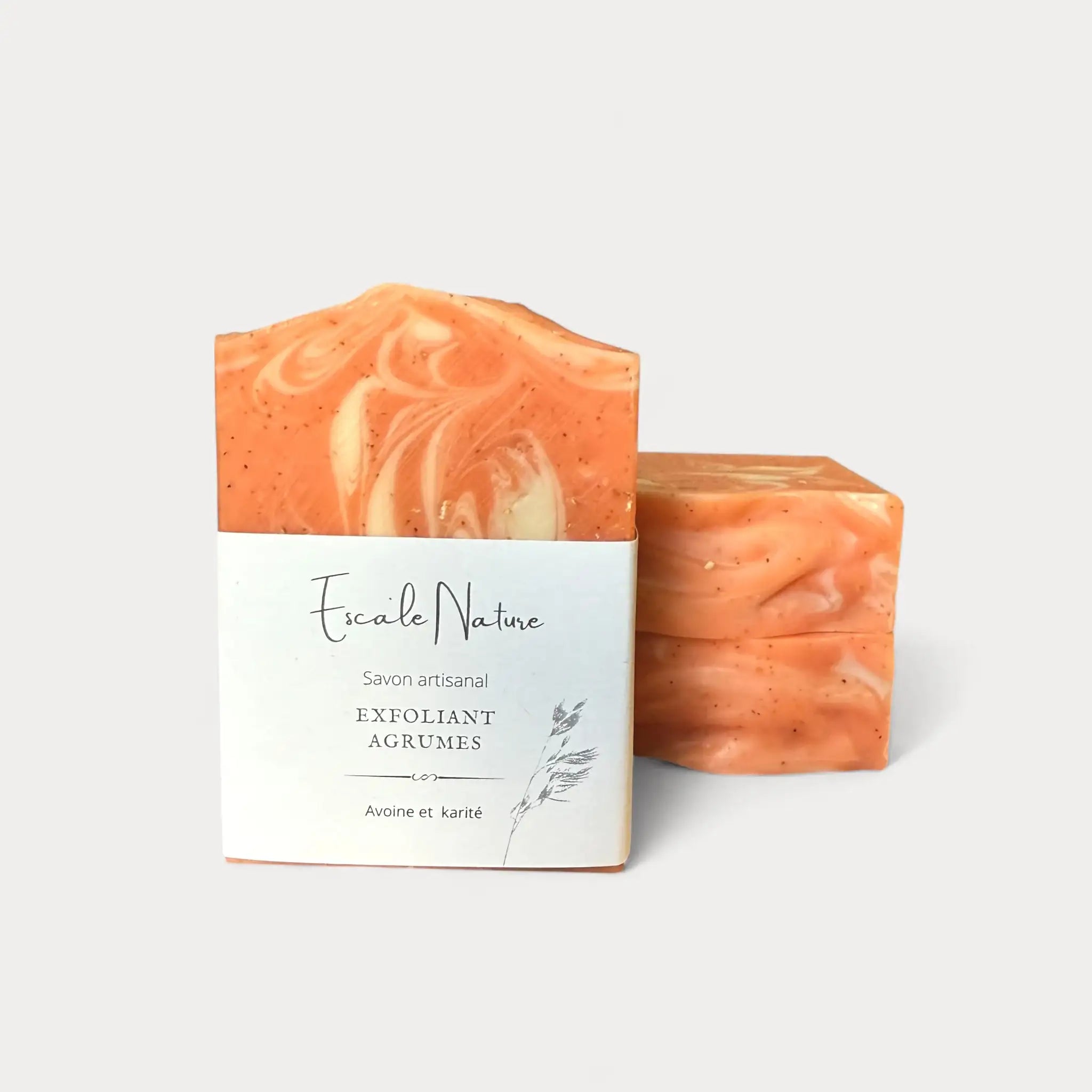 Savon naturel et artisanal exfoliant aux agrumes fait par Savonnerie Escale Nature au Québec