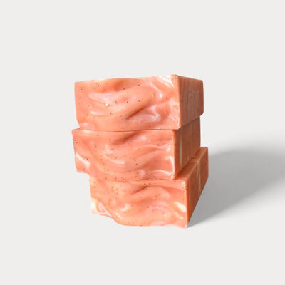 Savon naturel et artisanal exfoliant aux agrumes fait par Savonnerie Escale Nature au Québec