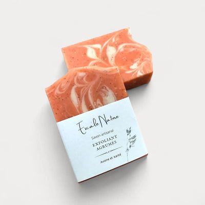 Savon naturel et artisanal exfoliant aux agrumes fait par Savonnerie Escale Nature au Québec