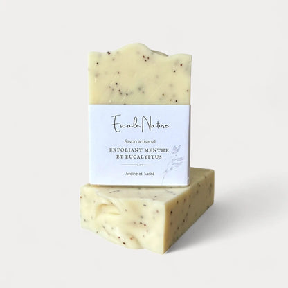 Savon exfoliant naturel et artisanal menthe et eucalyptus fait au Québec par Savonnerie Escale Nature