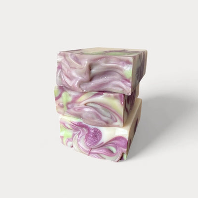 Savon naturel et artisanal fruit de la passion et kiwi fait au Québec par Savonnerie Escale Nature