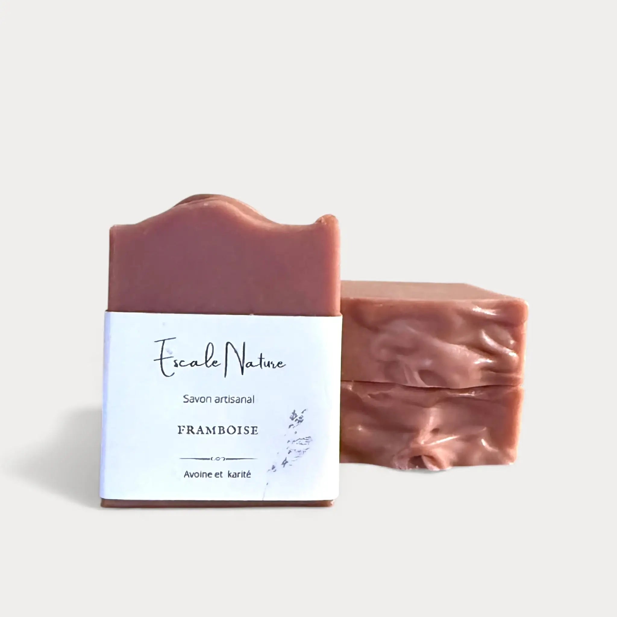 Savon naturel et artisanal au parfum fruité de framboise fait au Québec par Savonnerie Escale Nature