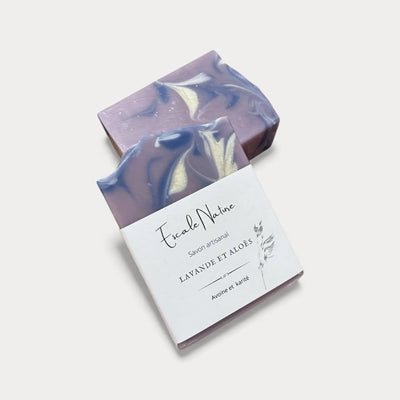 Savon naturel et artisanal lavande et aloès avec avoine et beurre de karité - Savon solide par Savonnerie Escale Nature au Québec