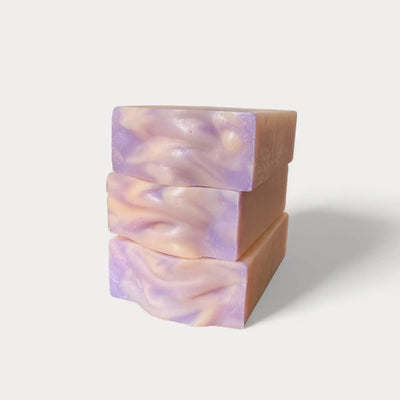 Savon naturel et artisanal aux huiles essentielles de lavande et tangerine avec avoine et beurre de karité - Savon solide par Savonnerie Escale Nature fait au Québec