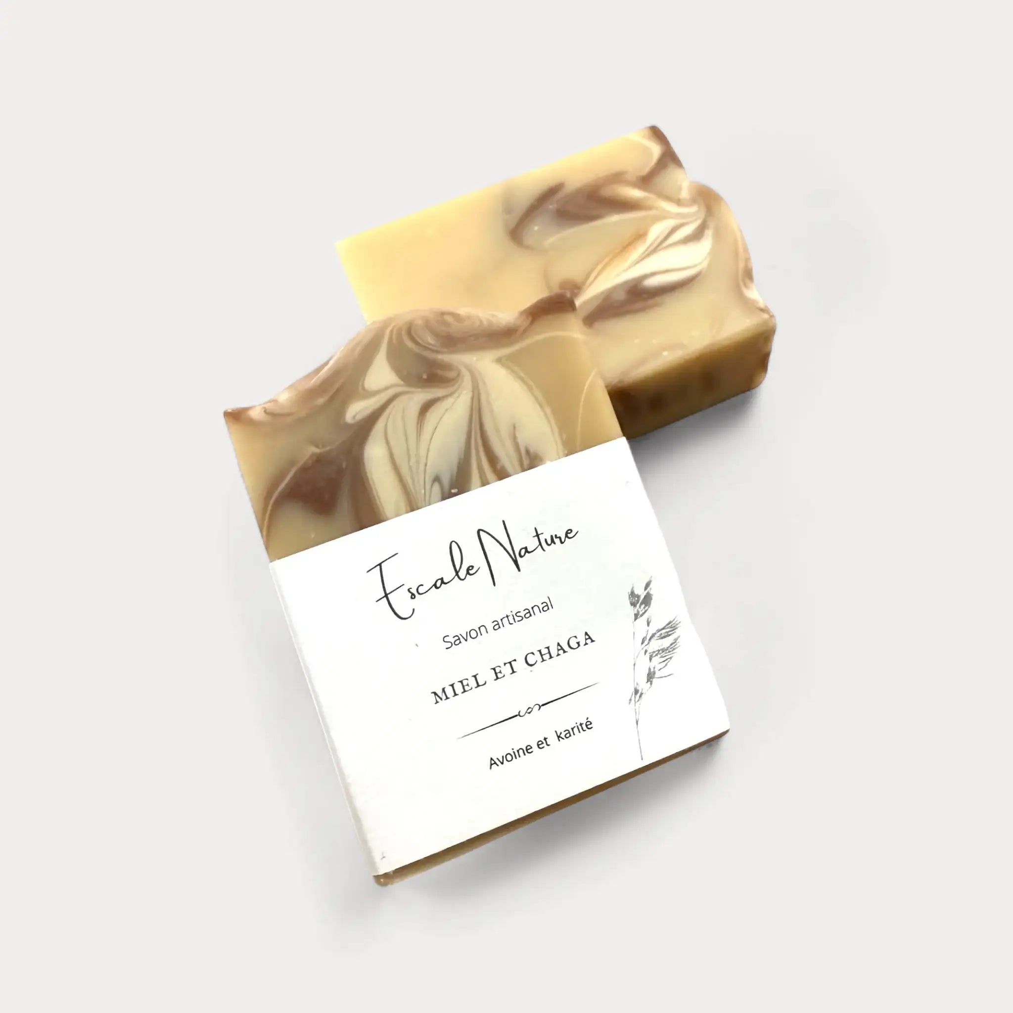 Savon naturel et artisanal miel et chaga avec avoine et beurre de karité - Savon solide par Savonnerie Escale Nature au Québec