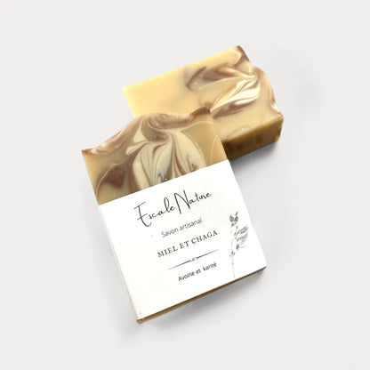 Savon naturel et artisanal miel et chaga avec avoine et beurre de karité - Savon solide par Savonnerie Escale Nature au Québec