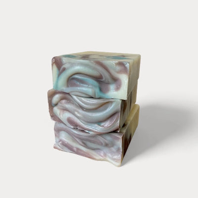 Savon artisanal naturel à l'huile essentielle de patchouli. Savon solide par Savonnerie Escale Nature au Québec