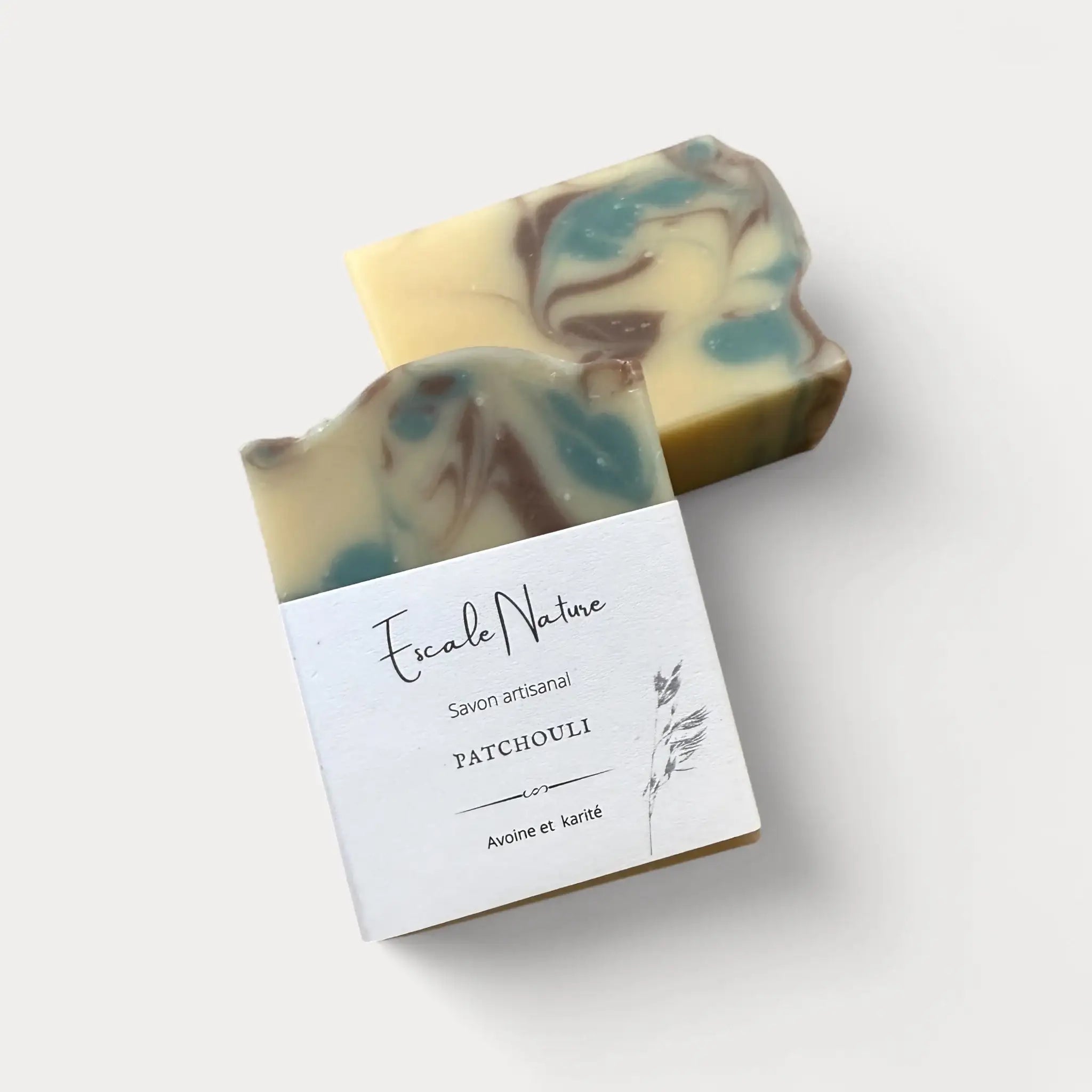Savon artisanal naturel à l'huile essentielle de patchouli. Savon solide par Savonnerie Escale Nature au Québec