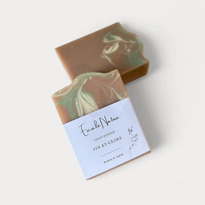 Savon naturel et artisanal pour homme pin et cèdre avec avoine et beurre de karité - Savon solide par Savonnerie Escale Nature au Québec