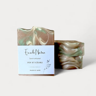 Savon naturel et artisanal pour homme pin et cèdre avec avoine et beurre de karité - Savon solide par Savonnerie Escale Nature au Québec