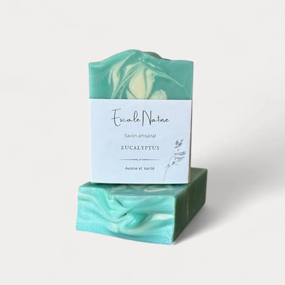 Savon artisanal naturel eucalyptus avec avoine et beurre de karité - Savon solide par Savonnerie Escale Nature au Québec 