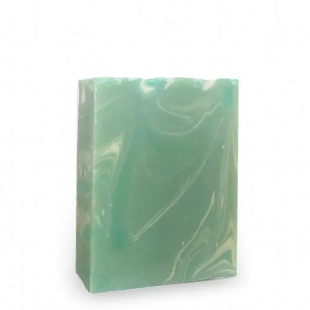 Savon artisanal naturel eucalyptus avec avoine et beurre de karité - Savon solide par Savonnerie Escale Nature au Québec 